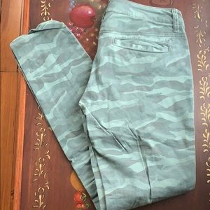 American Eagle camo jeans